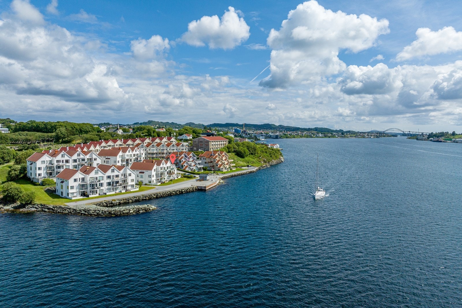 Her bor du i et veletablert område med sykkel- og gangavstand til Haugesund sentrum. Galleribilde