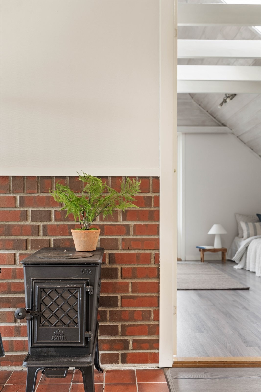 Peisovnen i loftstuen gir ekstra varme og hygge. Galleribilde