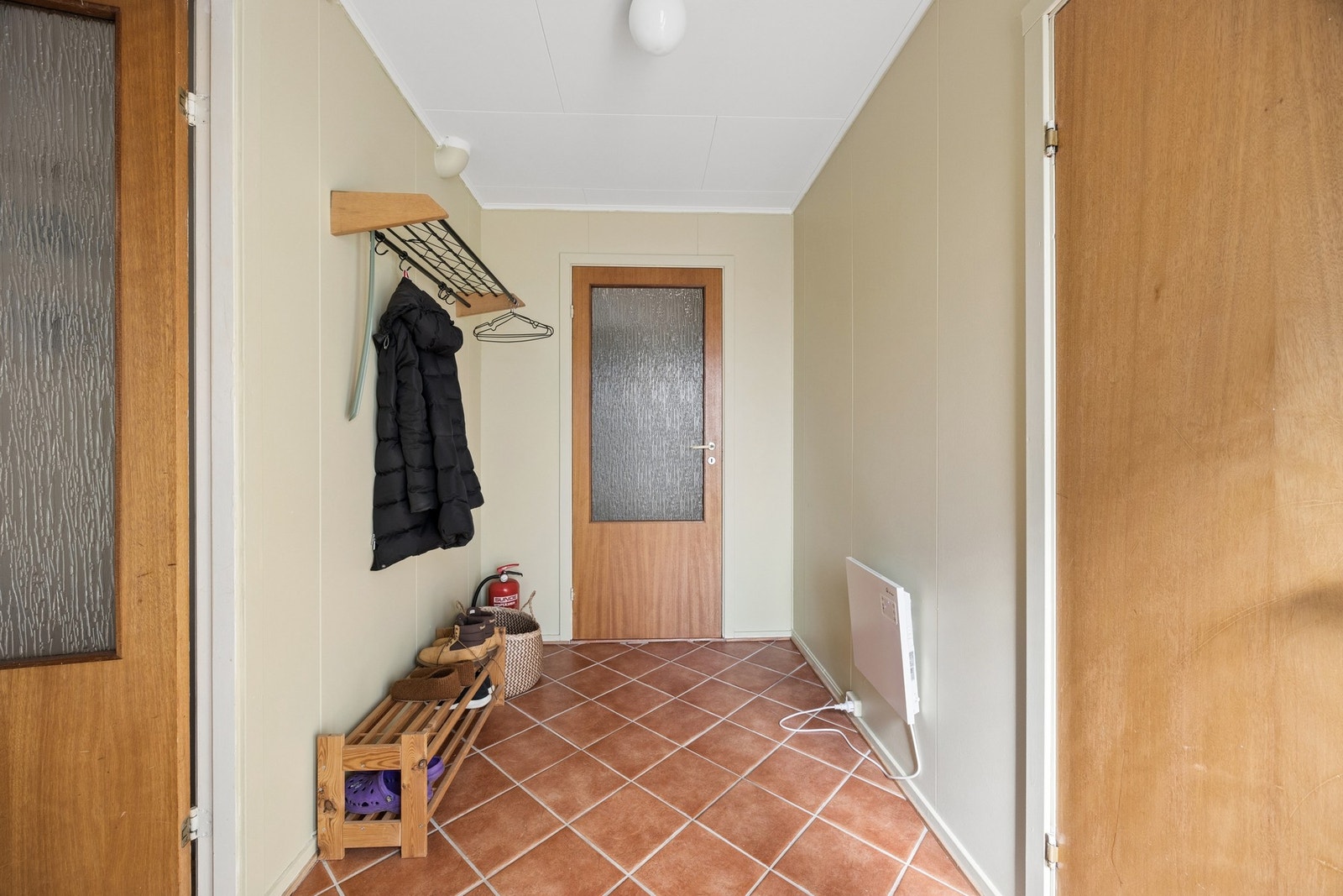 Egen inngang til utleiedel i underetasjen. Galleribilde