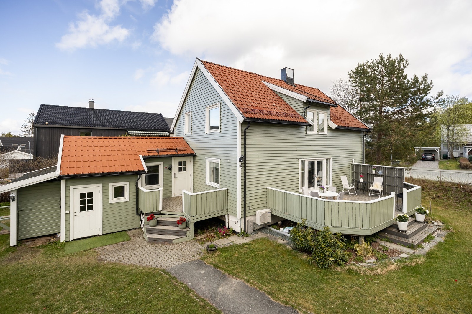 Boligen er opprinnelig fra 1953, men har blitt påkostet mye de siste årene. Galleribilde