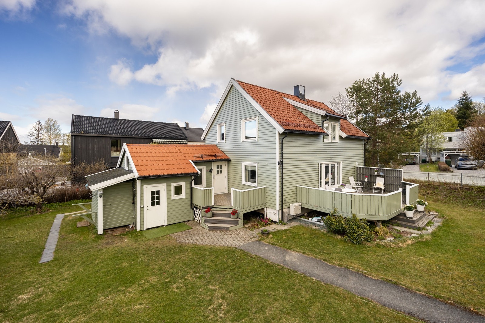Velkommen til Oldervegen 12B. Flott enebolig i et populært enboligområde på Charlottenlund. Foto: Stian Hatling. Galleribilde