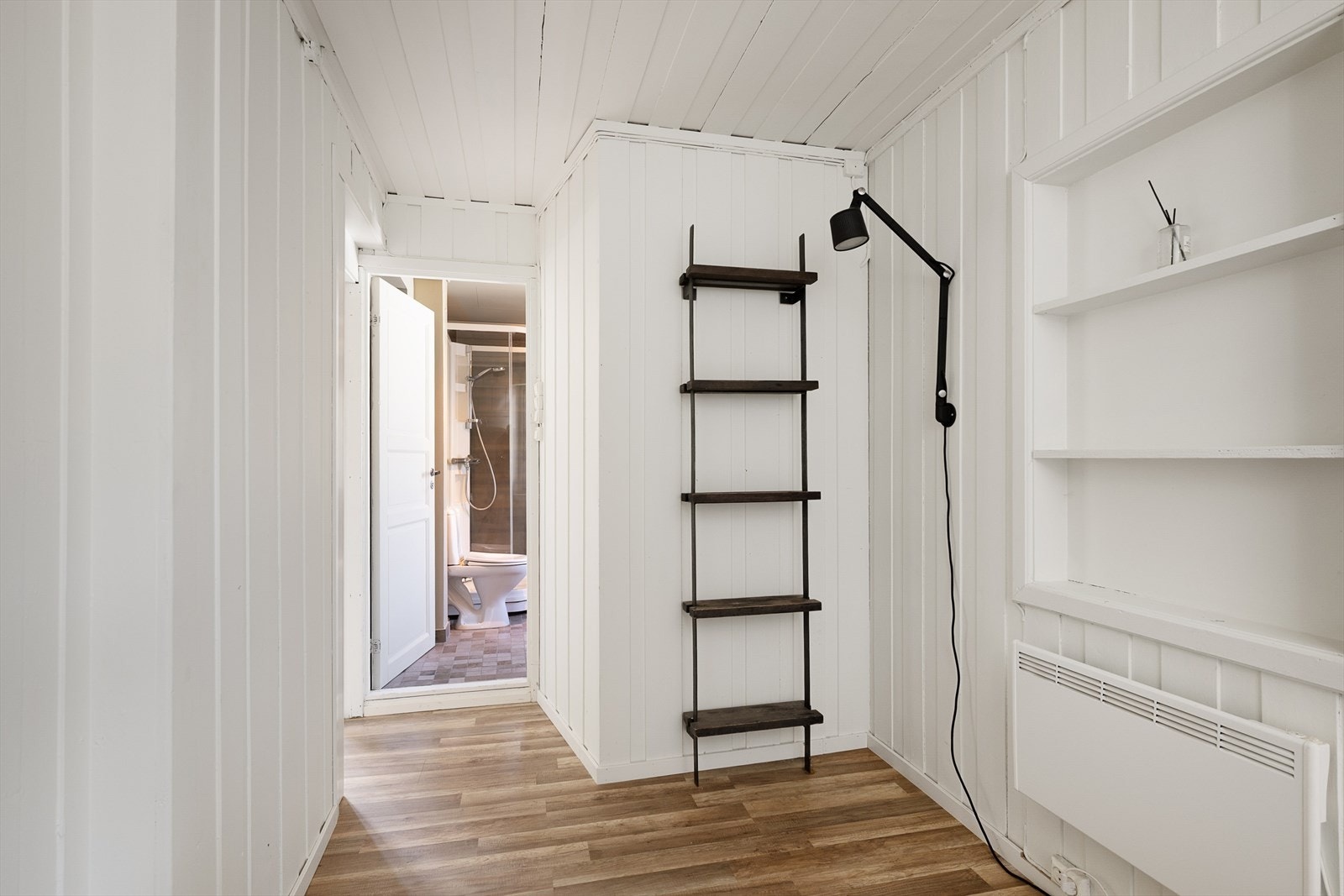 Gangarealet i andre etasje knytter sammen soverommene og badet. Galleribilde