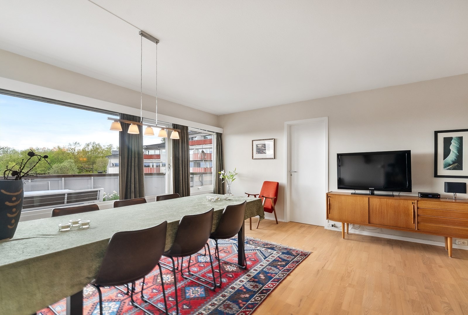 Utgang til terrassen fra stua. Galleribilde