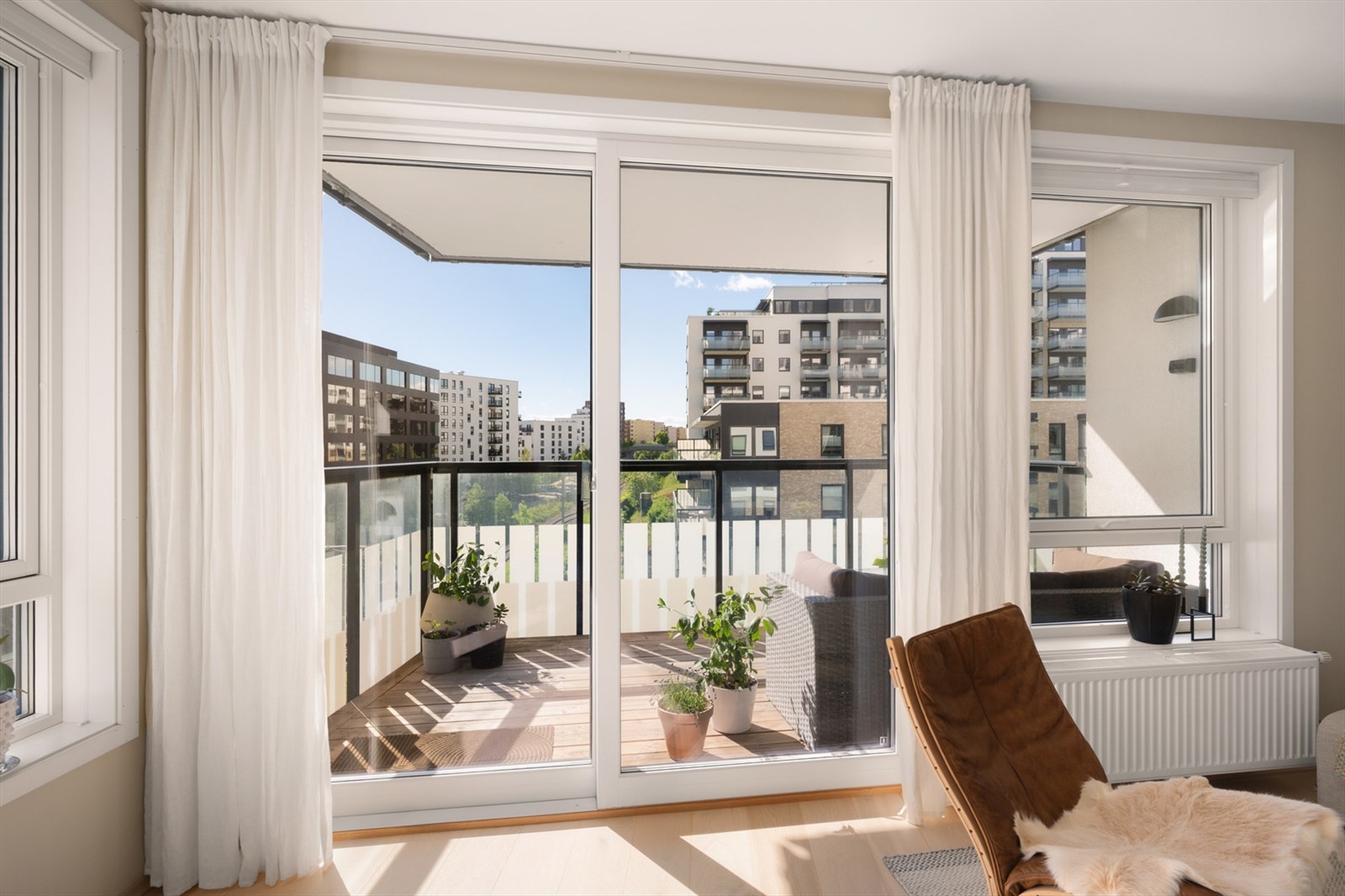 Leiligheten er fra 2020 og holder gjennomgående høy standard med kun TG1 (TGIU) - her kan du flytte rett inn! Foto: Gutt Foto Galleribilde