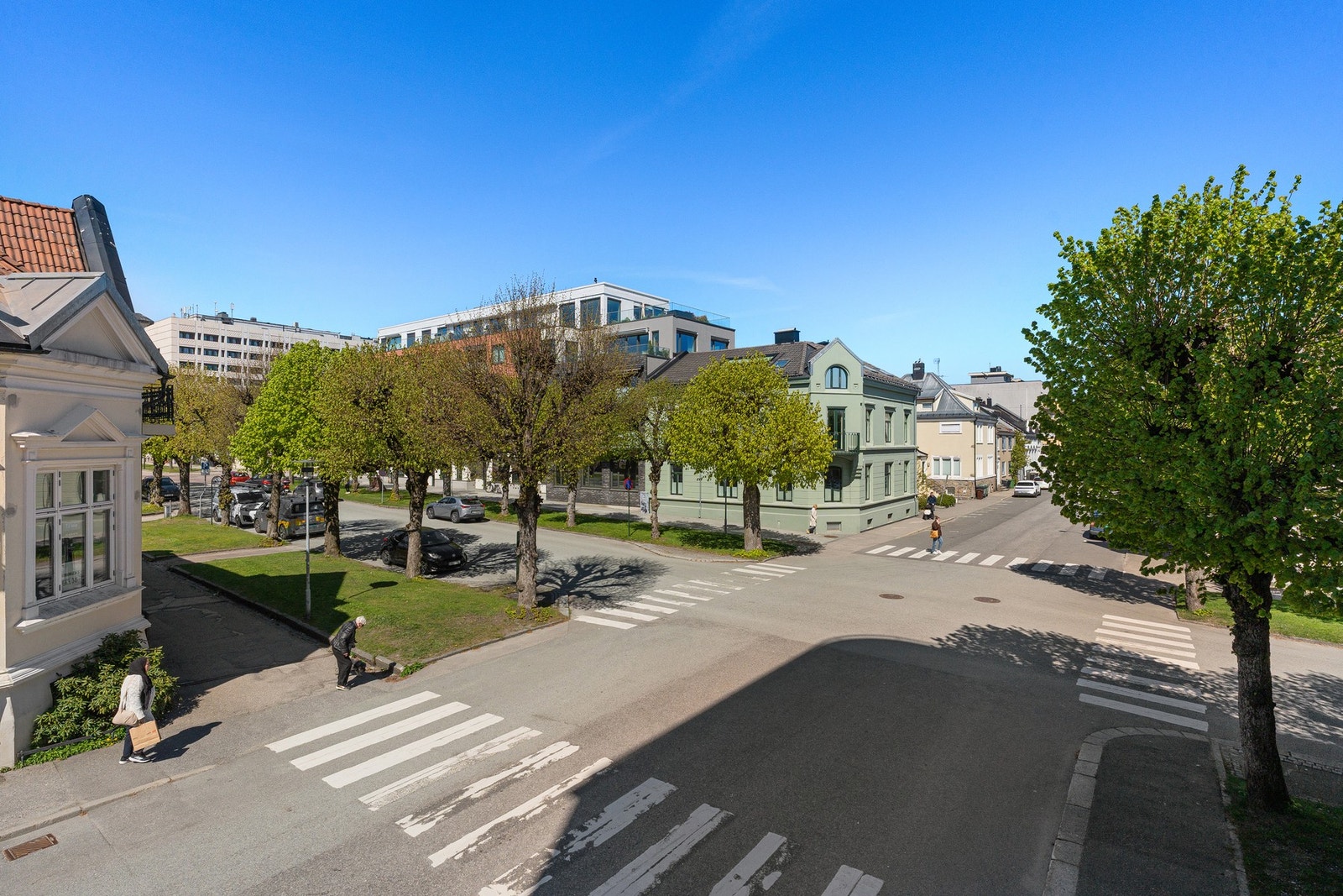 Utsikten en finværsdag tidlig i mai - Kongensgate. Galleribilde