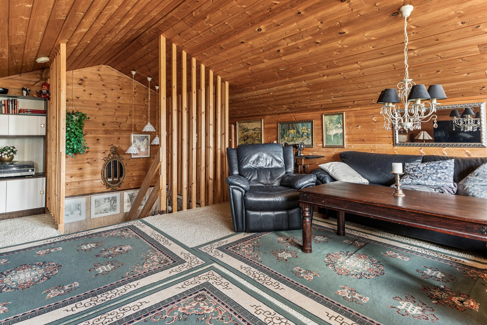 Loftstue. Galleribilde