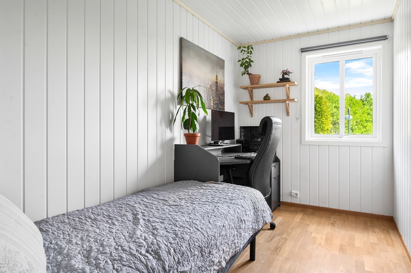 Det andre soverommet egner seg godt som barnerom, gjesterom eller kontor. Galleribilde