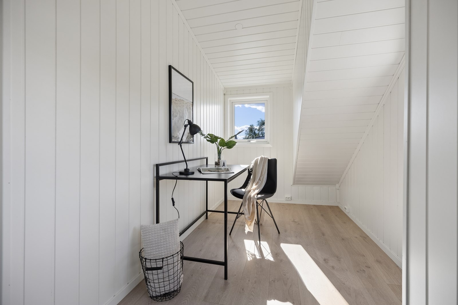 Plass til kontorkrok på det største soverommet i 2. etasje. Galleribilde