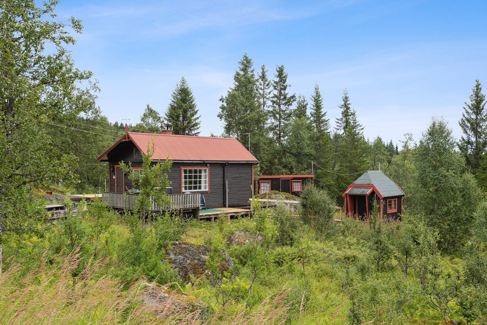 Velkommen til Tømmeråsveien 82 - En trivelig hytte med fin og solrik beliggenhet i Tømmeråsen. Galleribilde
