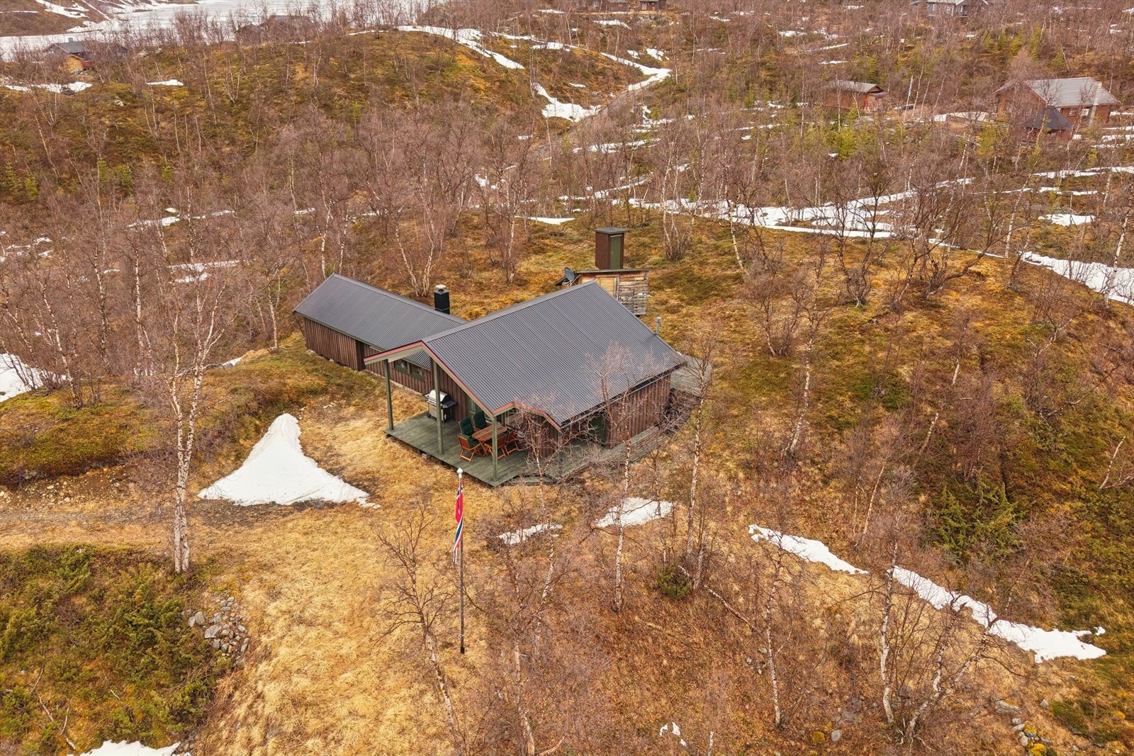 Området byr på gode fjellfiskevann, jaktterreng og fine bærområder. Galleribilde