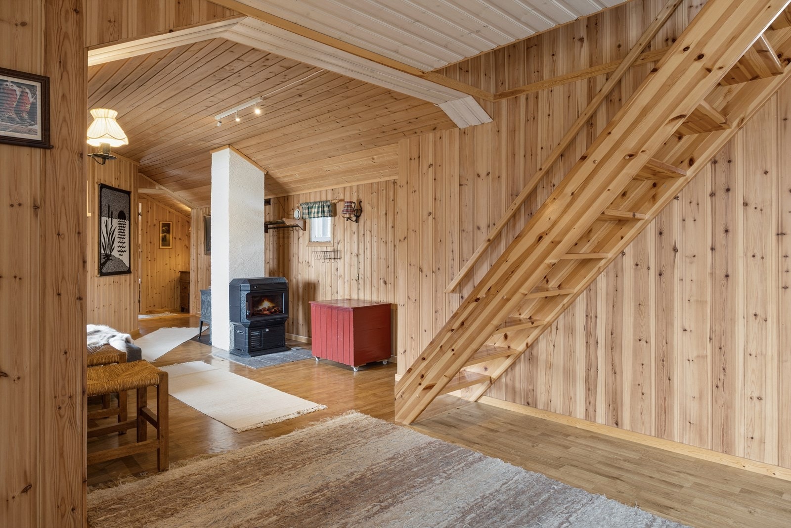 En vedovn sørger for effektiv oppvarming og hygge på kalde dager. Galleribilde