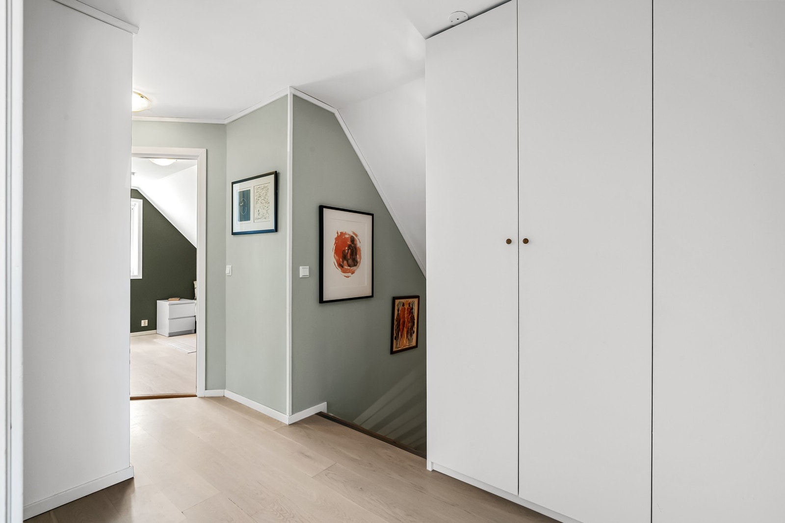 Vi tar turen opp til 2.etasje. Galleribilde