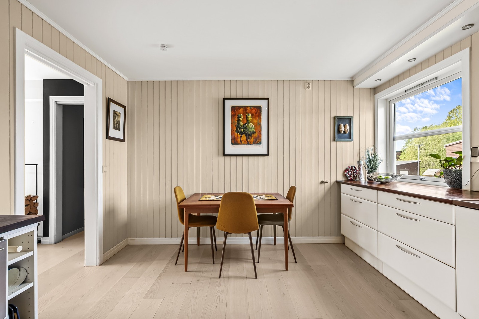 Her har du god plass til å innrede med et koselig spisebord. Galleribilde