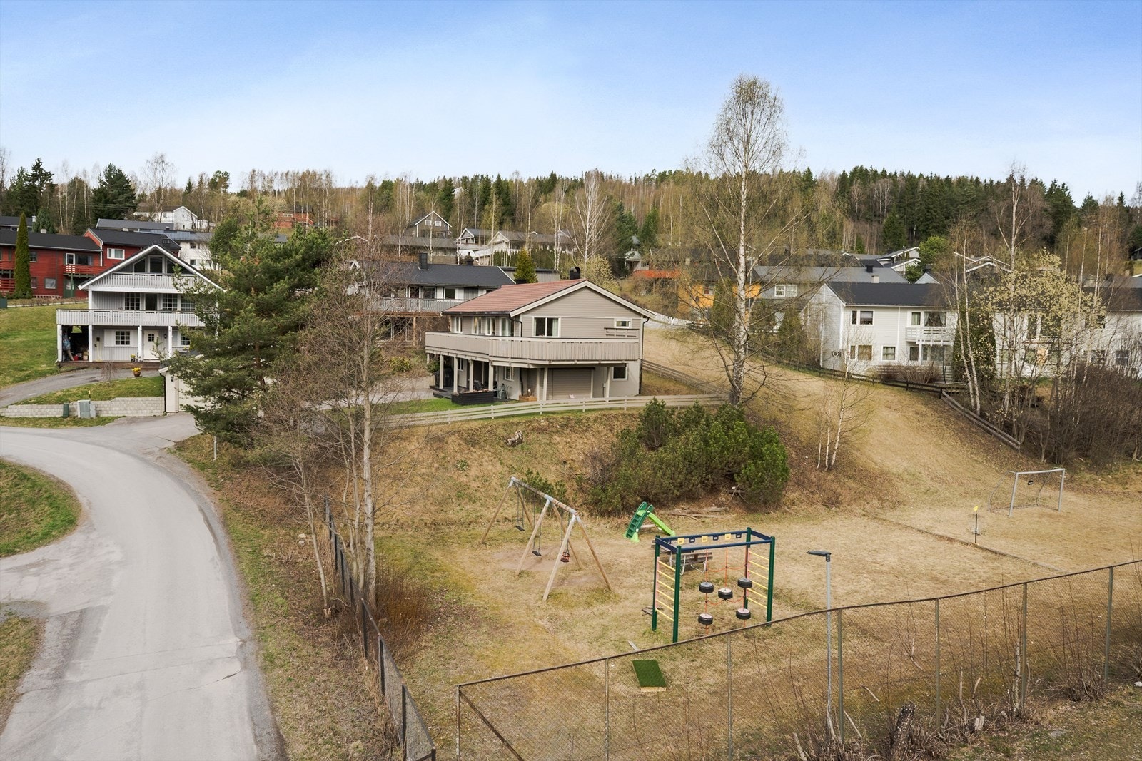 Velkommen til Røyslivegen 76! Foto v/ Reidar Vallberg/Husfoto Galleribilde