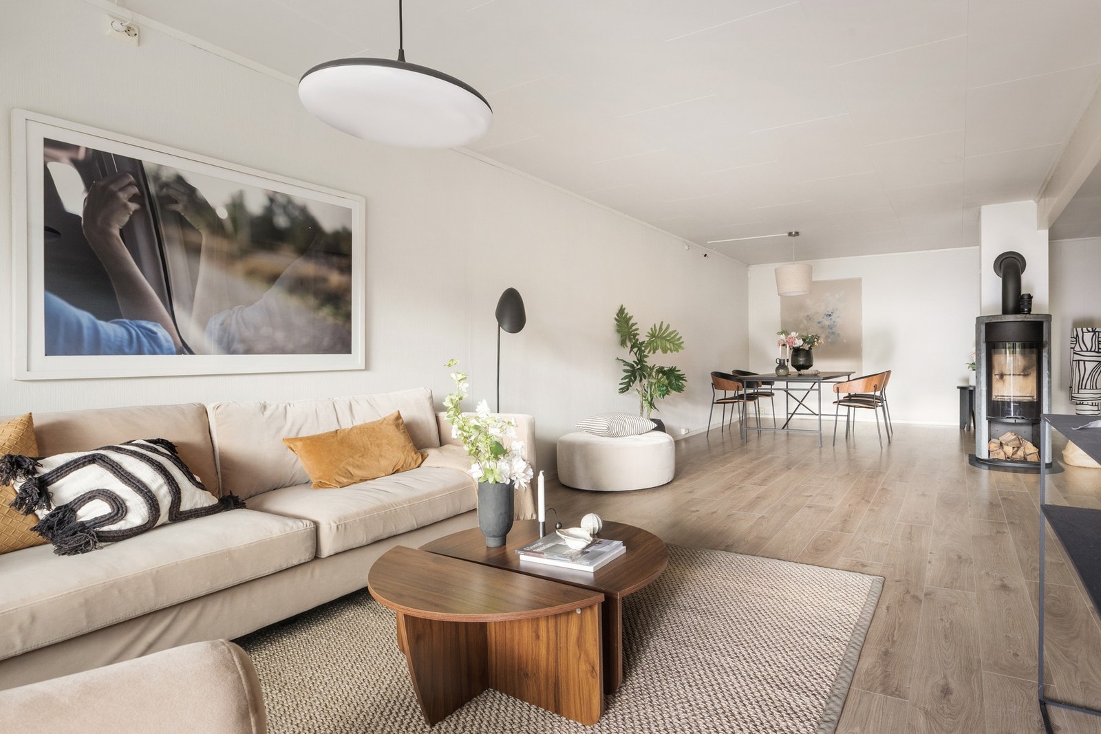 Boligen har en svært god og familievennlig planløsning over to plan, utbygget i 2017. Galleribilde