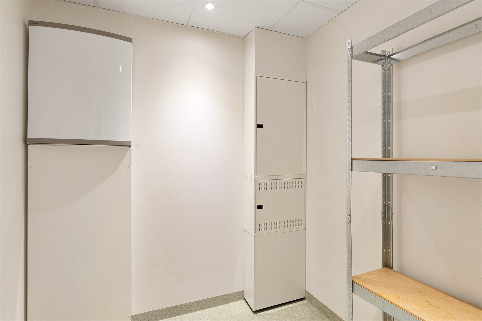 Innvendig bod. Det er i tillegg en sportsbod i 1. etasje. Galleribilde