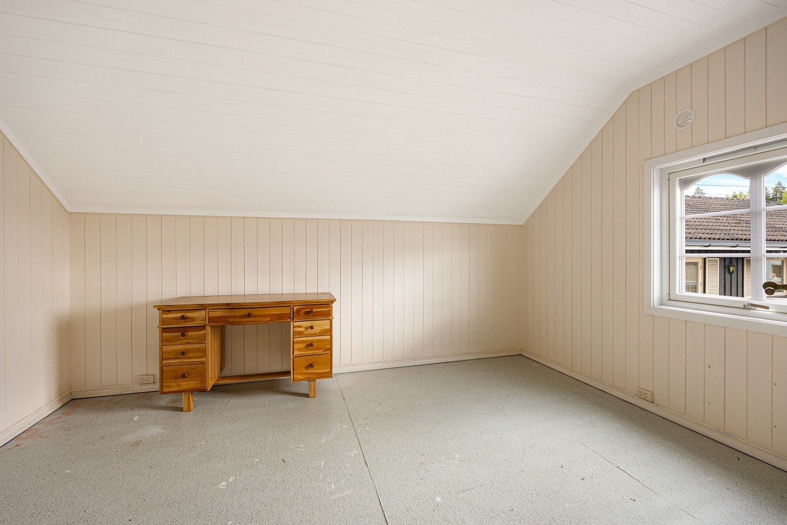 Rommene er av god størrelse med fin plass til dobbeltseng og tilhørende møblement. Galleribilde
