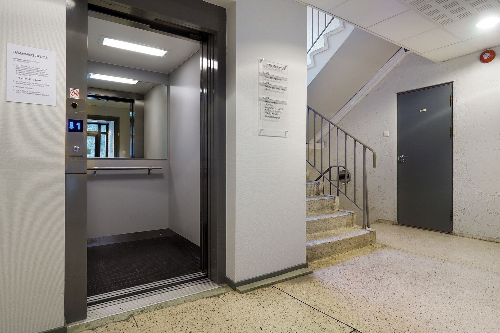 Felles heis og trappegang Galleribilde
