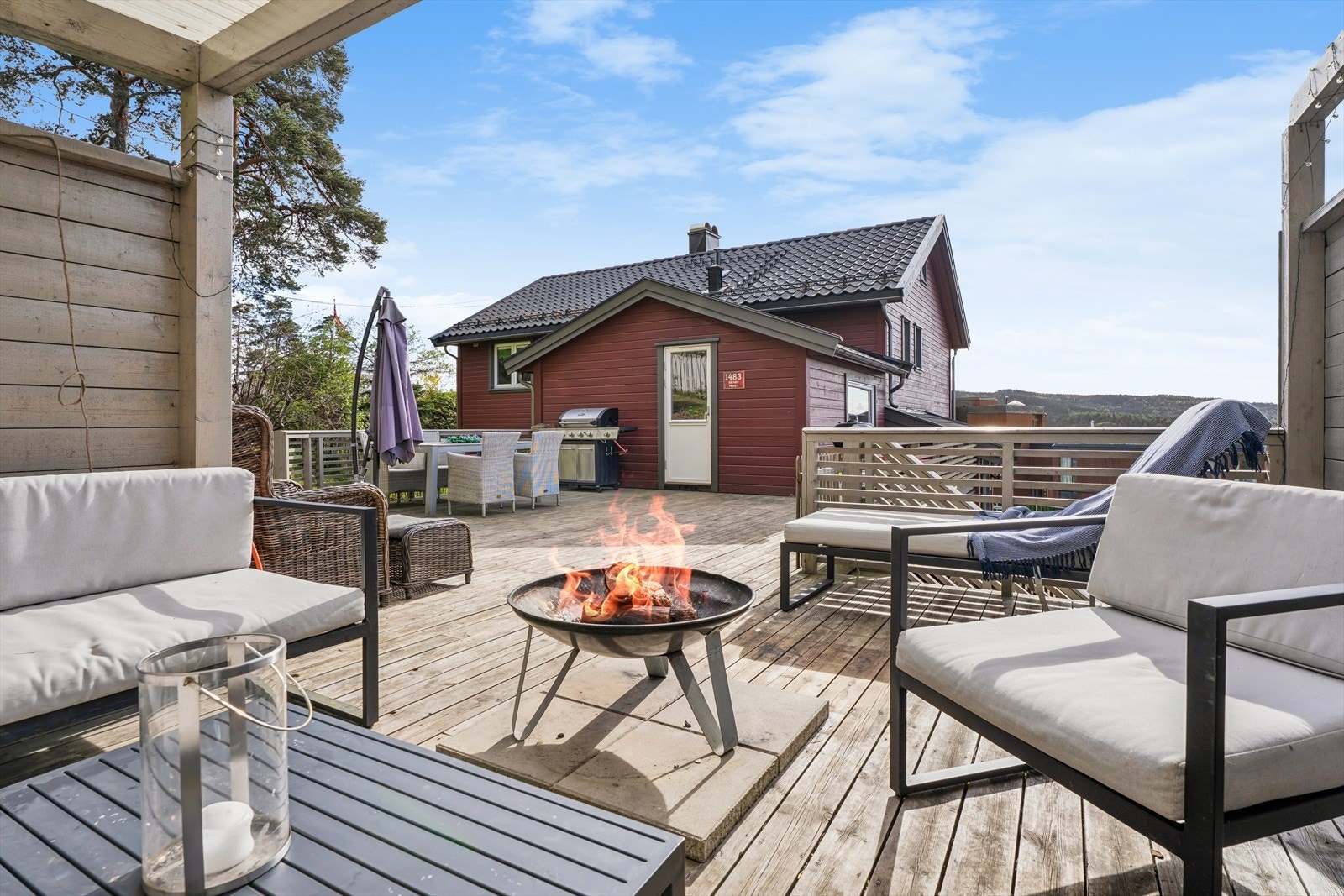 Flere sosiale soner og hage Galleribilde