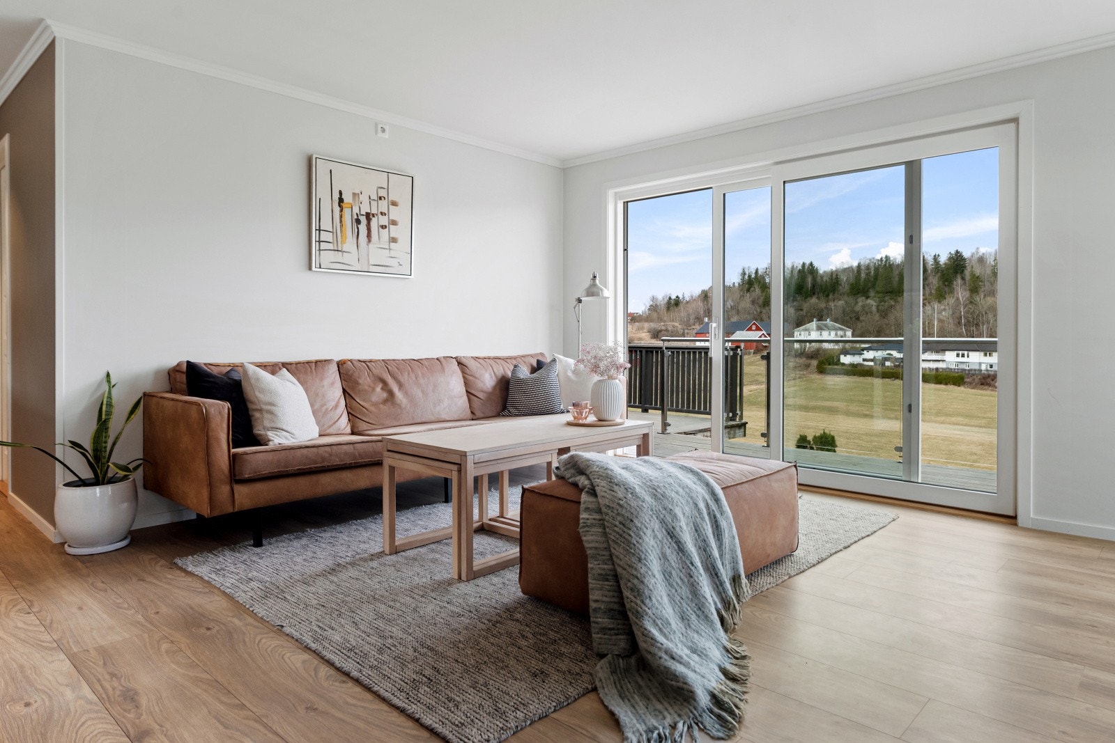 Gode vindusflater som slipper inn masse lys. Galleribilde