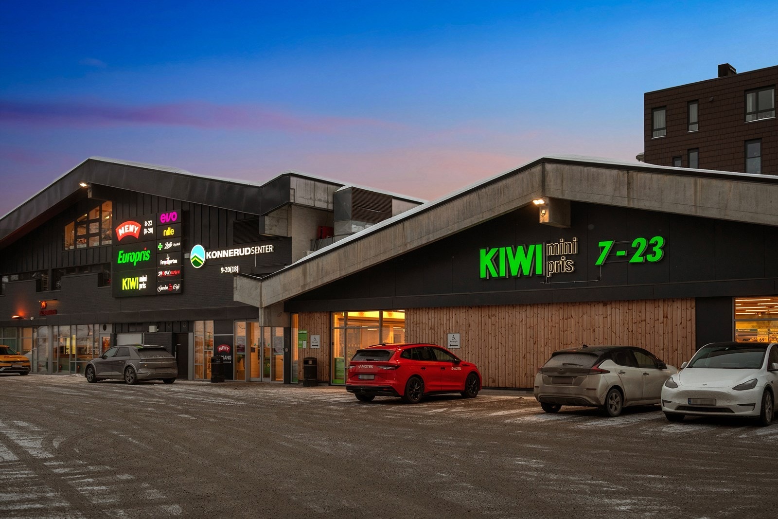 Det er et godt utvalg av handelsmuligheter på Konnerud, i tillegg til nærhet til Drammen sentrum for øvrig Galleribilde