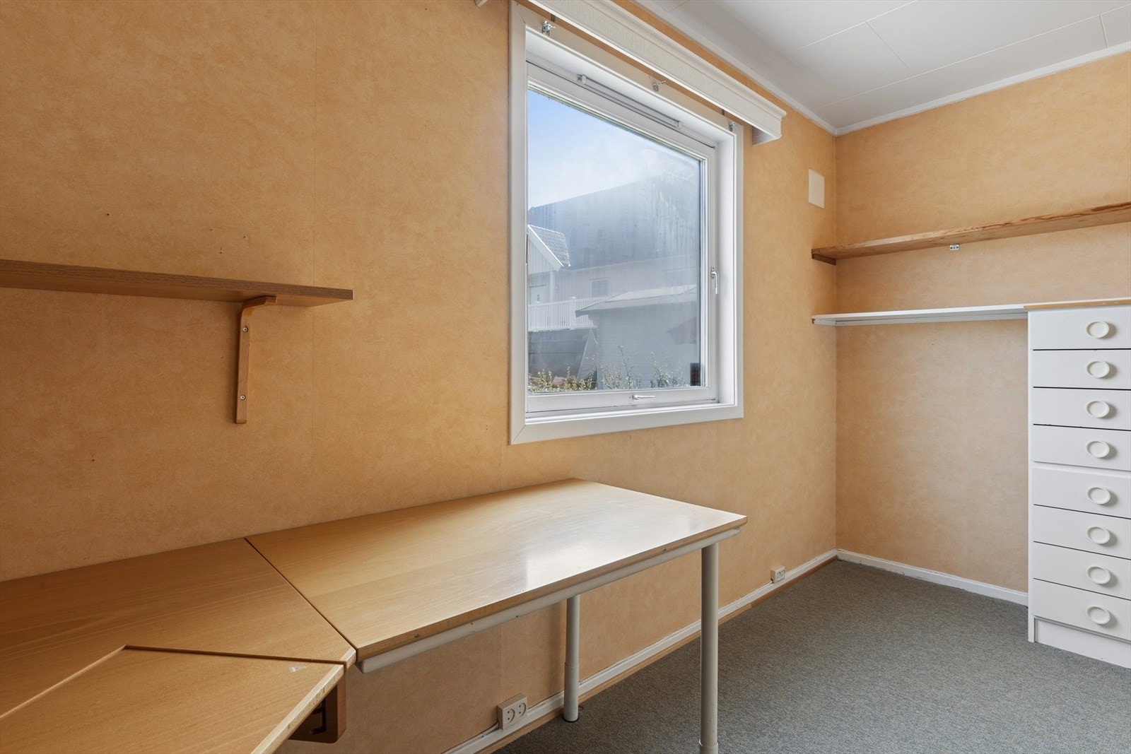 Det ene soverommet egner seg godt som kontor eller gjesterom. Galleribilde