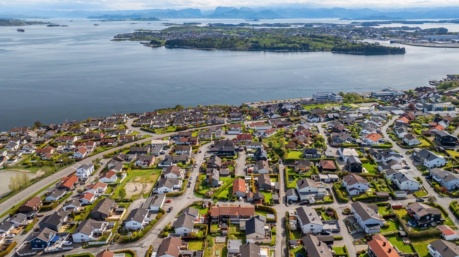 Oversikt over Vardeneset og innseilingen til Stavanger. Galleribilde