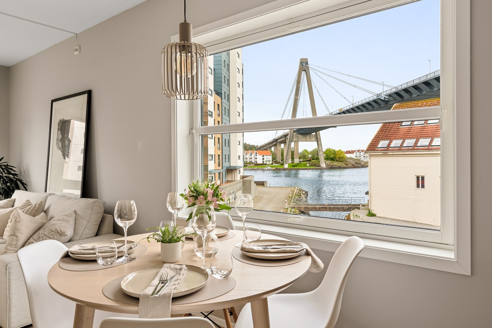 Flott utsikt fra spisebordet. Galleribilde