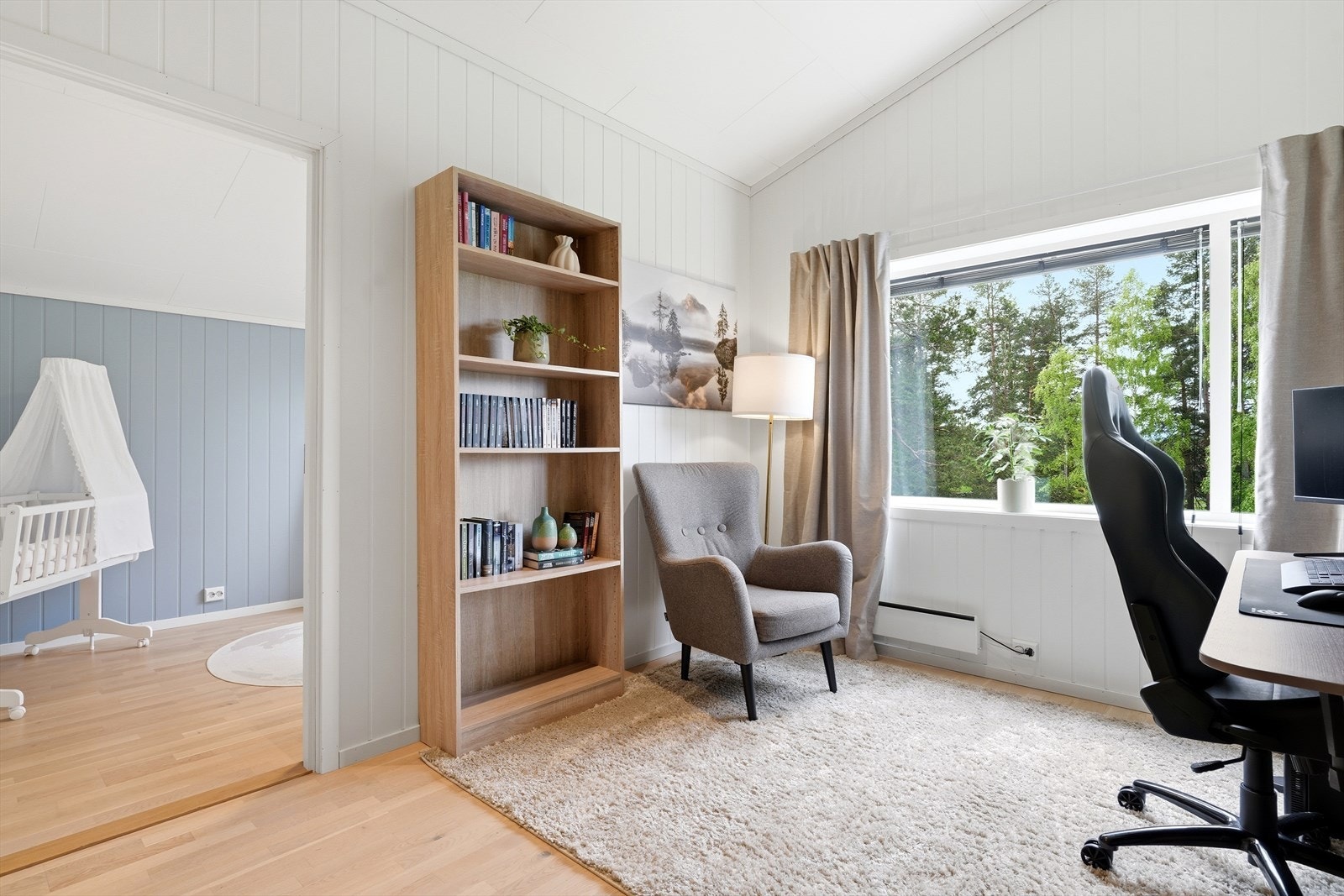 Loftstuen kan enkelt innredes som en TV-stue, kontorplass eller lekeareal. Galleribilde