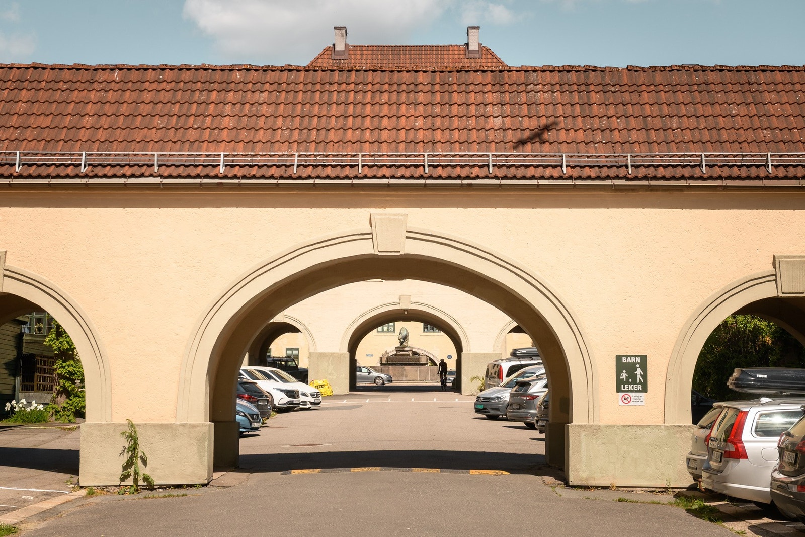 Italiagården kombinerer klassisk bygårdssjarm med gode fellesarealer og sentral beliggenhet. Galleribilde