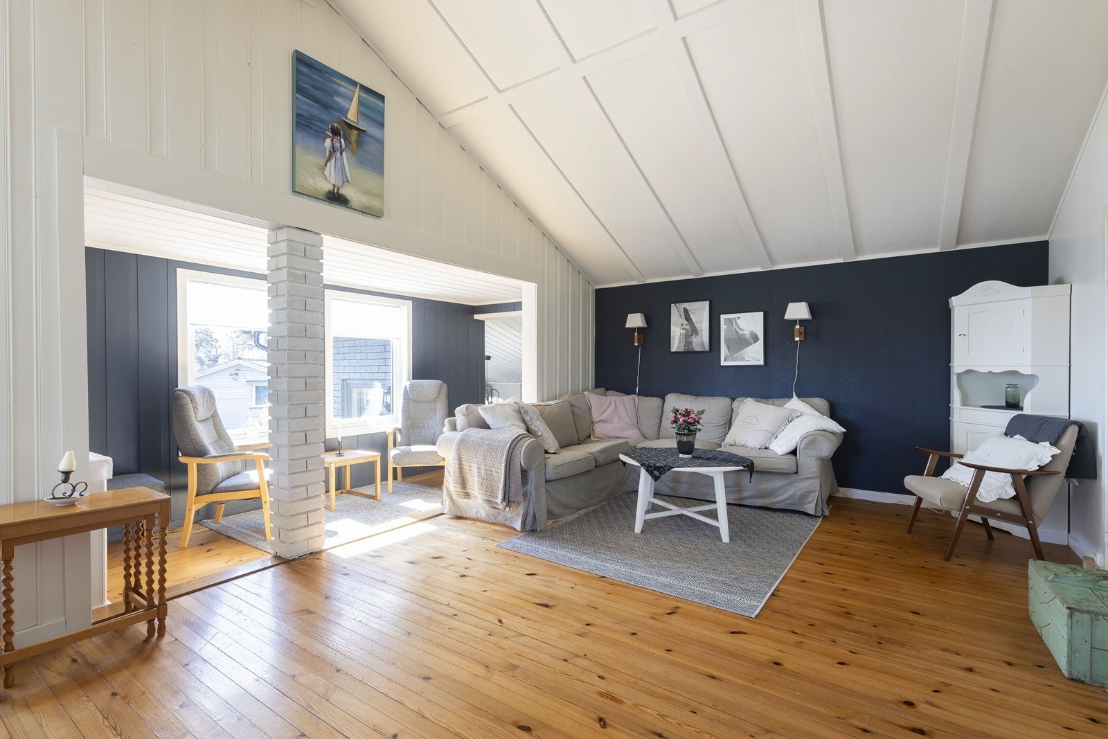 Vegger og tak ble malt i 2019. Galleribilde