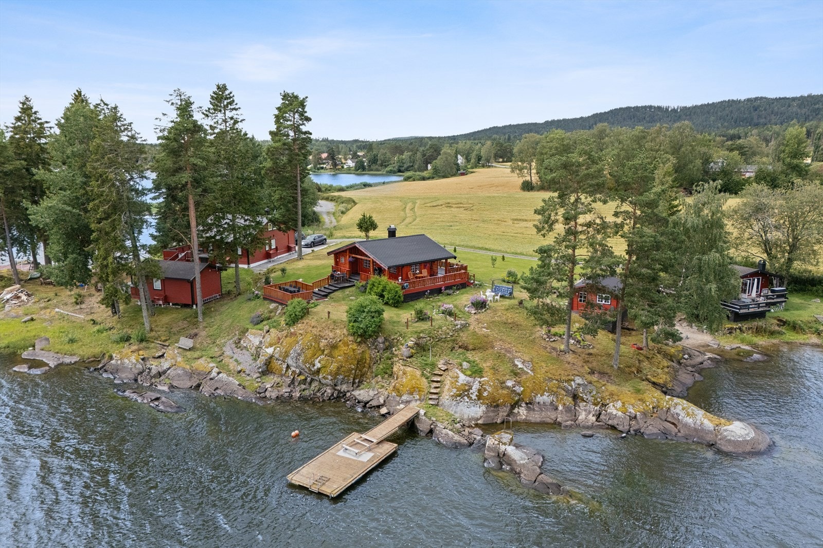 Flytebrygge med gode muligheter for båtliv Galleribilde