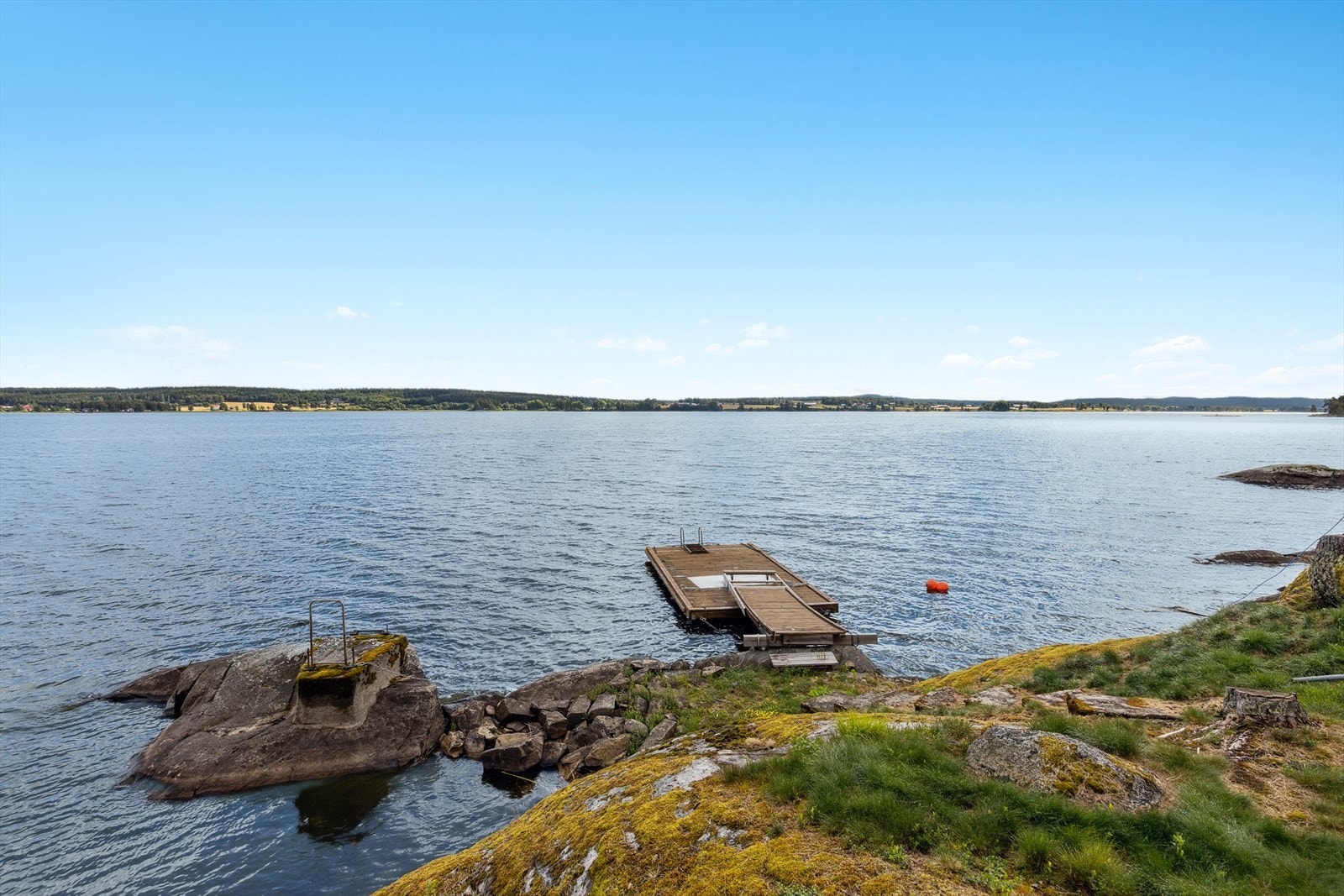 Nydelig utsikt over vannet fra eiendommen Galleribilde