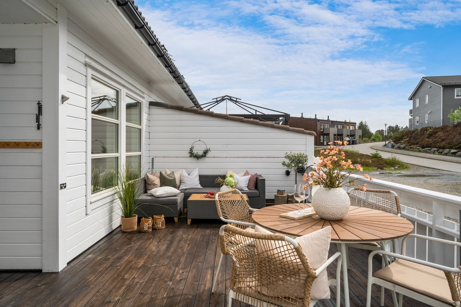 Ved leveggen mot naboen får du en lun krok. Galleribilde