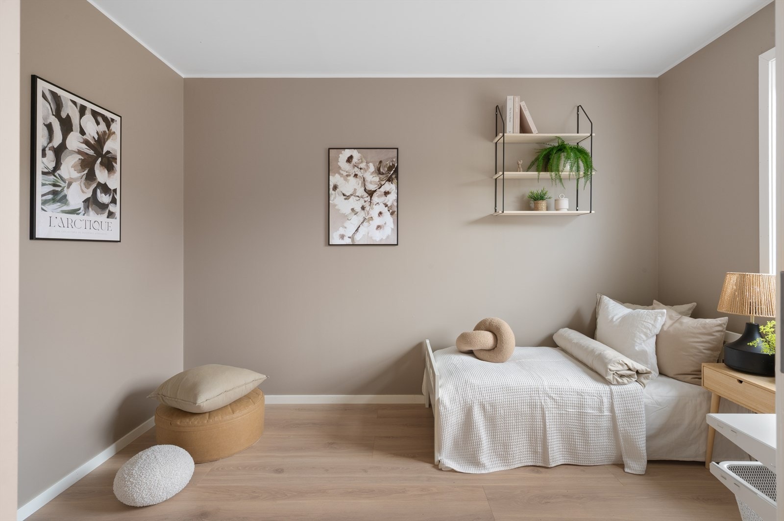 Soverom nr. 2 er perfekt som barnerom, gjesterom eller kontor. Galleribilde