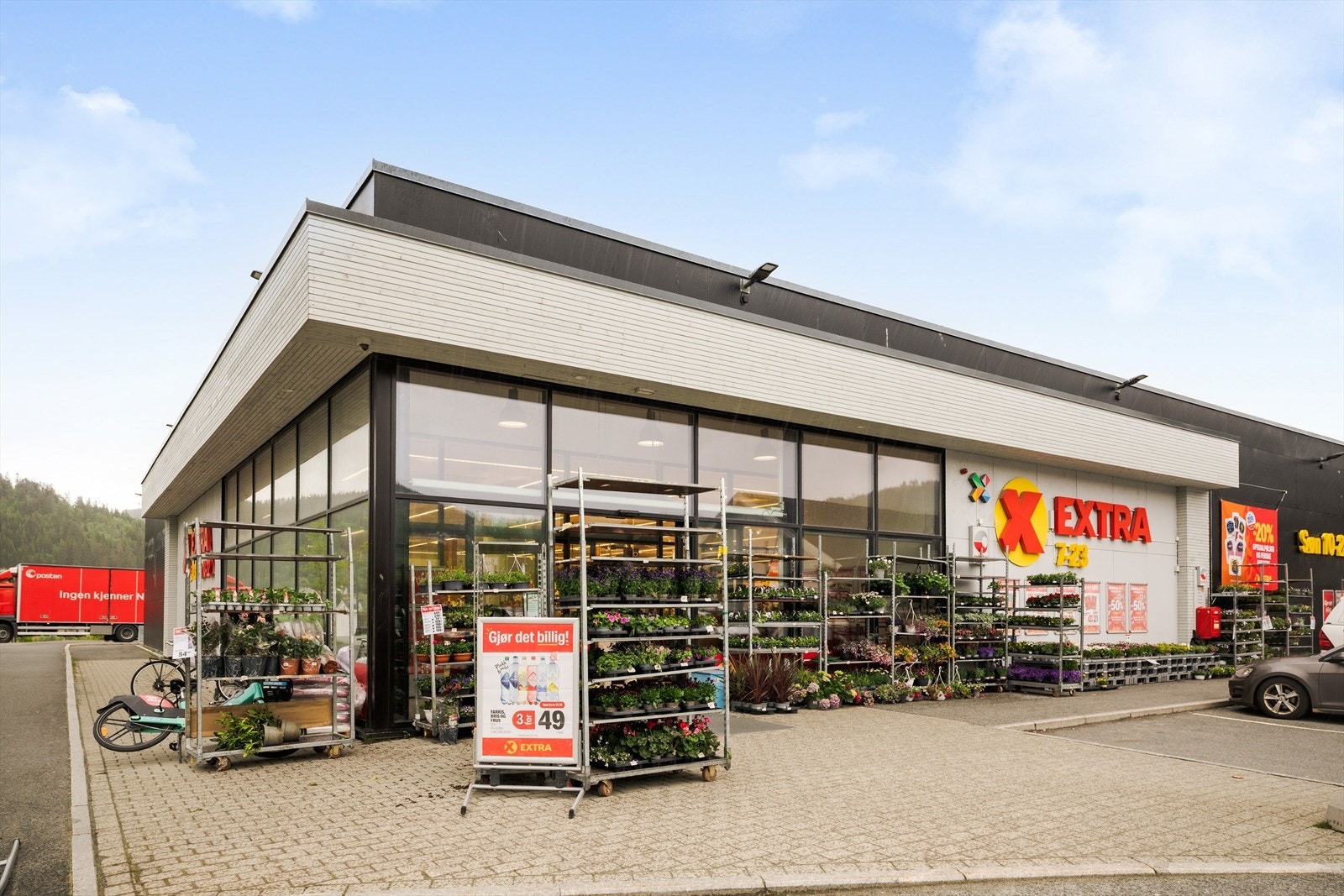 Coop Extra ligger like ved. Galleribilde