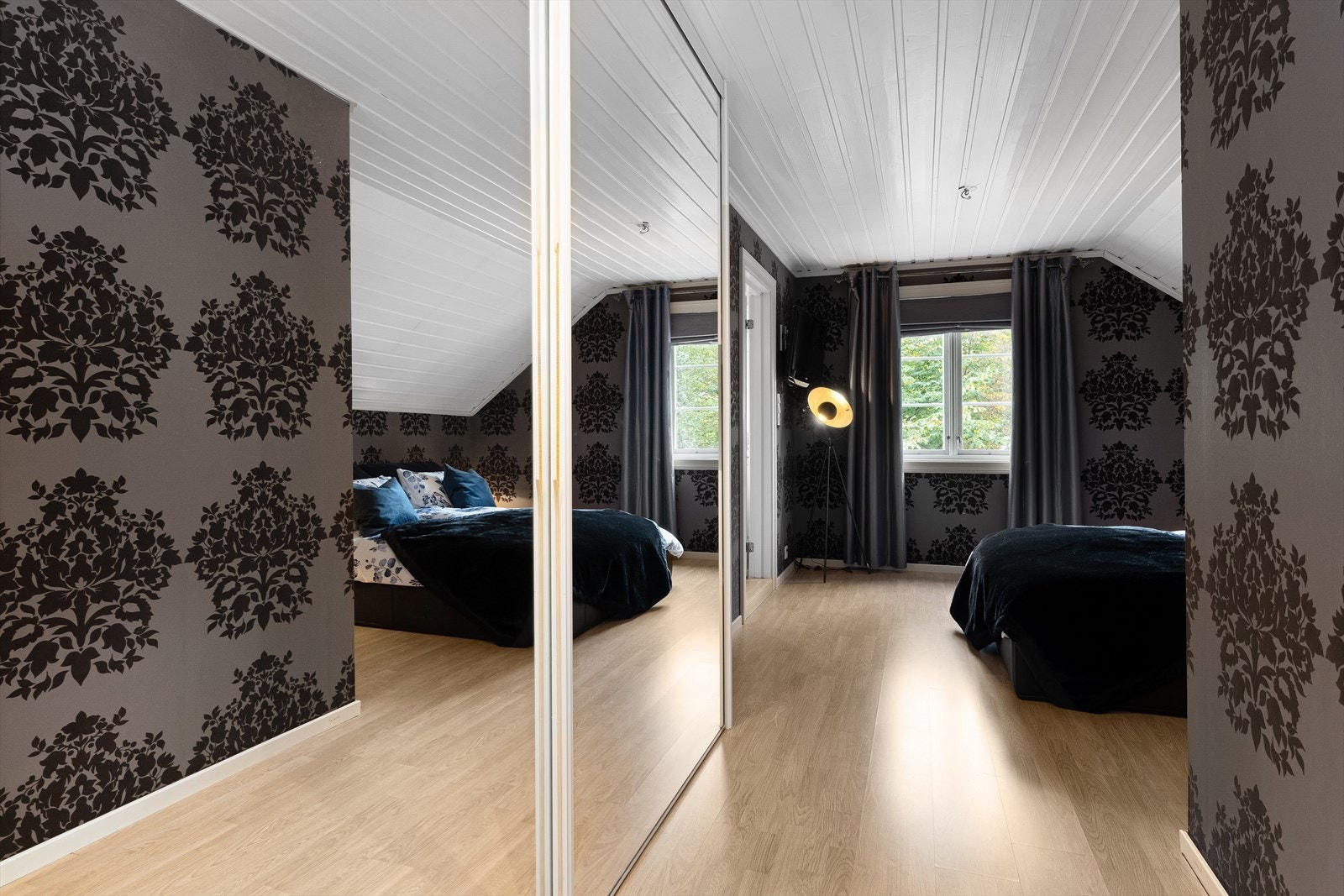 Rommet har god plass til garderobeløsning. Galleribilde