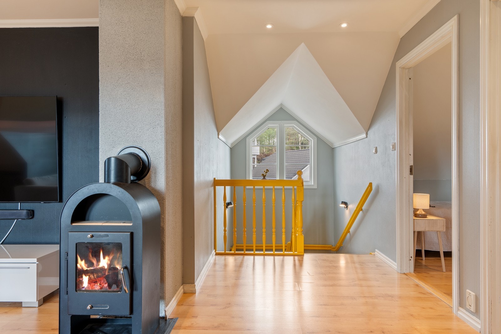 I loftetasjen har du en herlig loftstue 3 soverom og bad. Galleribilde