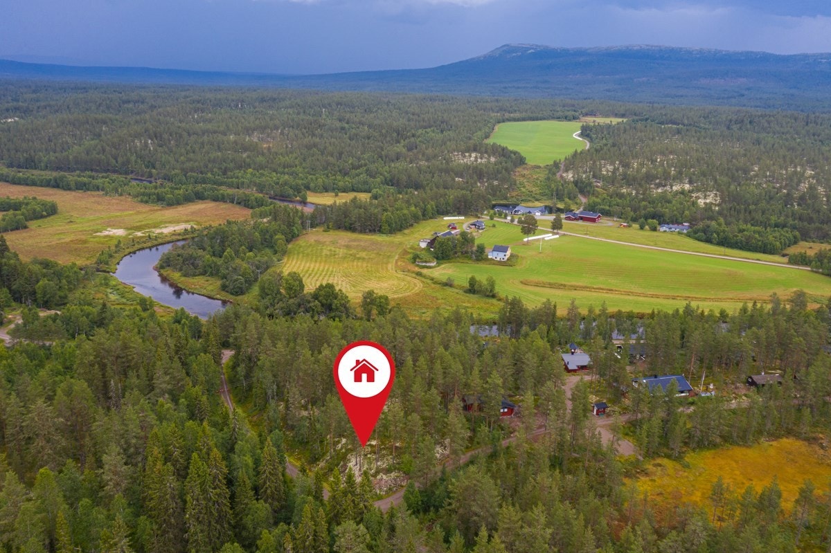 Området sett mot nord-øst, med Blikufjellet til høyre i bildet. Galleribilde