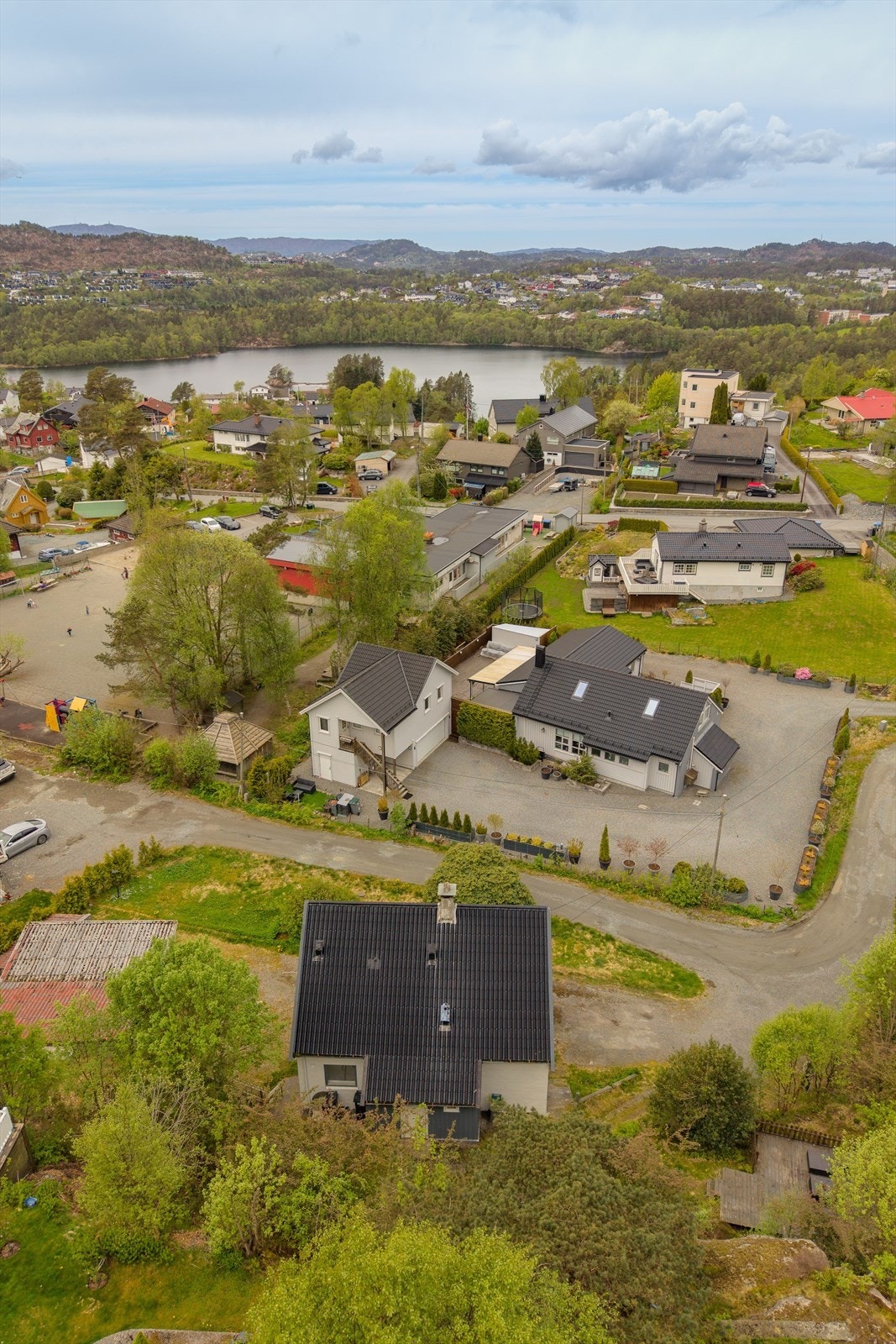 Barnehage og fine turmuligheter i nærområdet. Kort avstand til Fyllingsdalen. Galleribilde