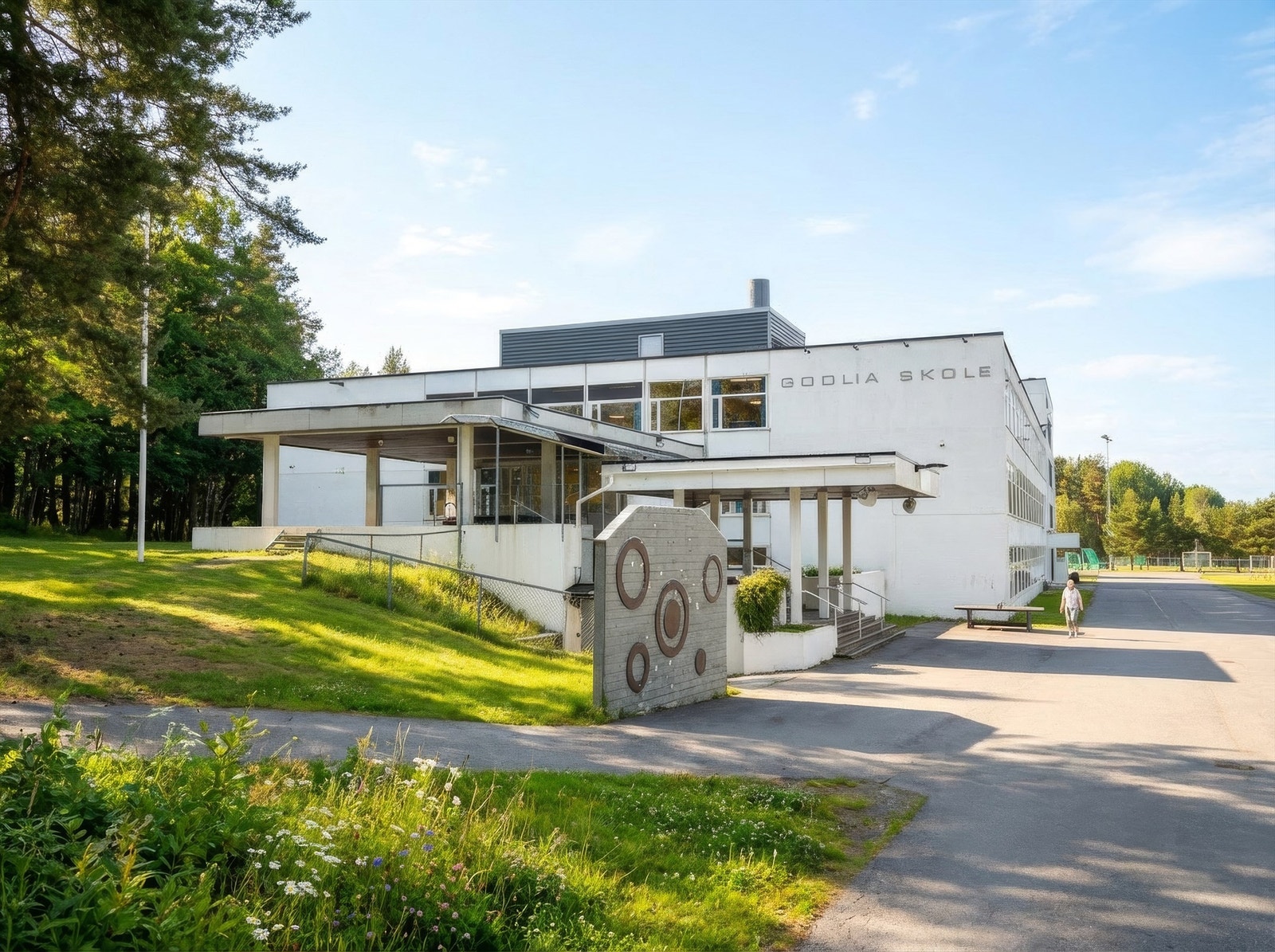 Boligen sokner til Godlia skole (1.-7. trinn) og Skøyenåsen skole (8.-10. trinn). Galleribilde