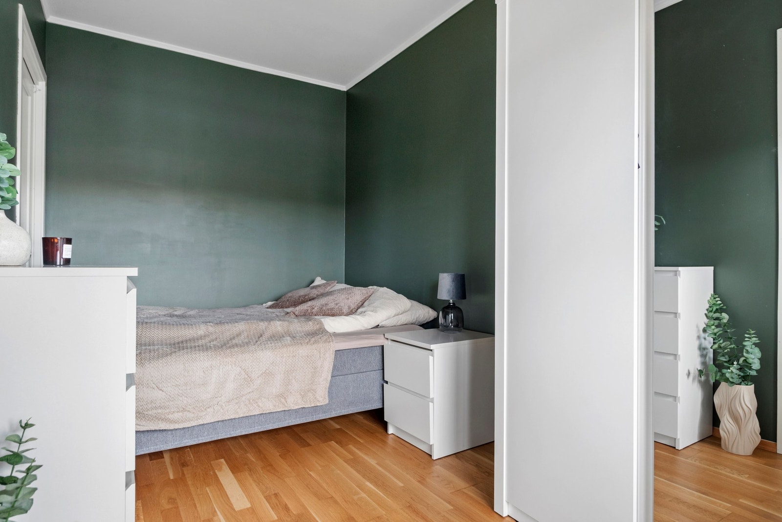 Soverom med god plass for garderobe. Galleribilde