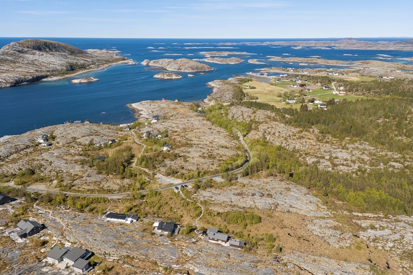 En idyllisk beliggenhet i Flatangers storslåtte kystlandskap. Galleribilde