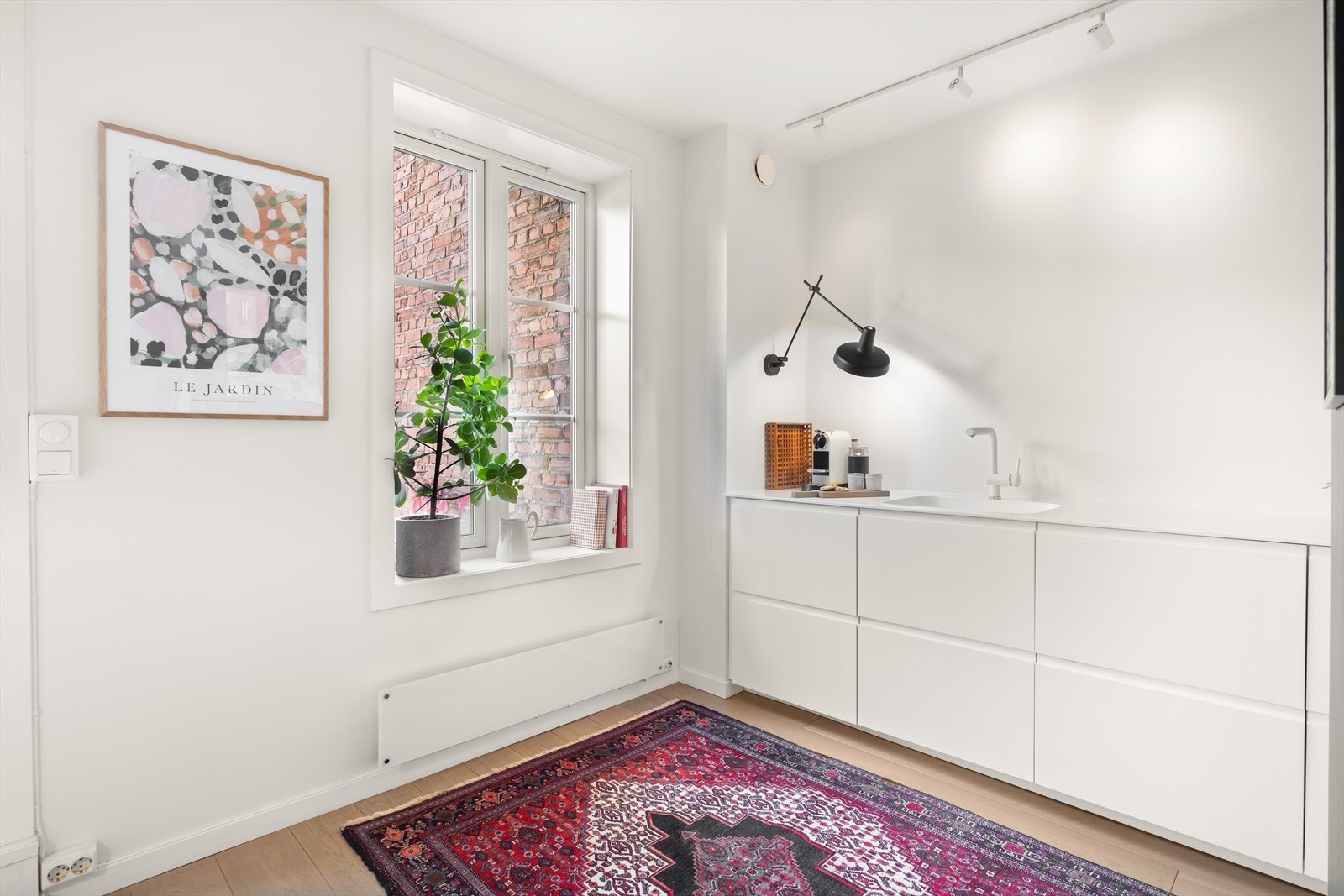 Det er god oppbevaringsplass i både skuffer og skap. Galleribilde