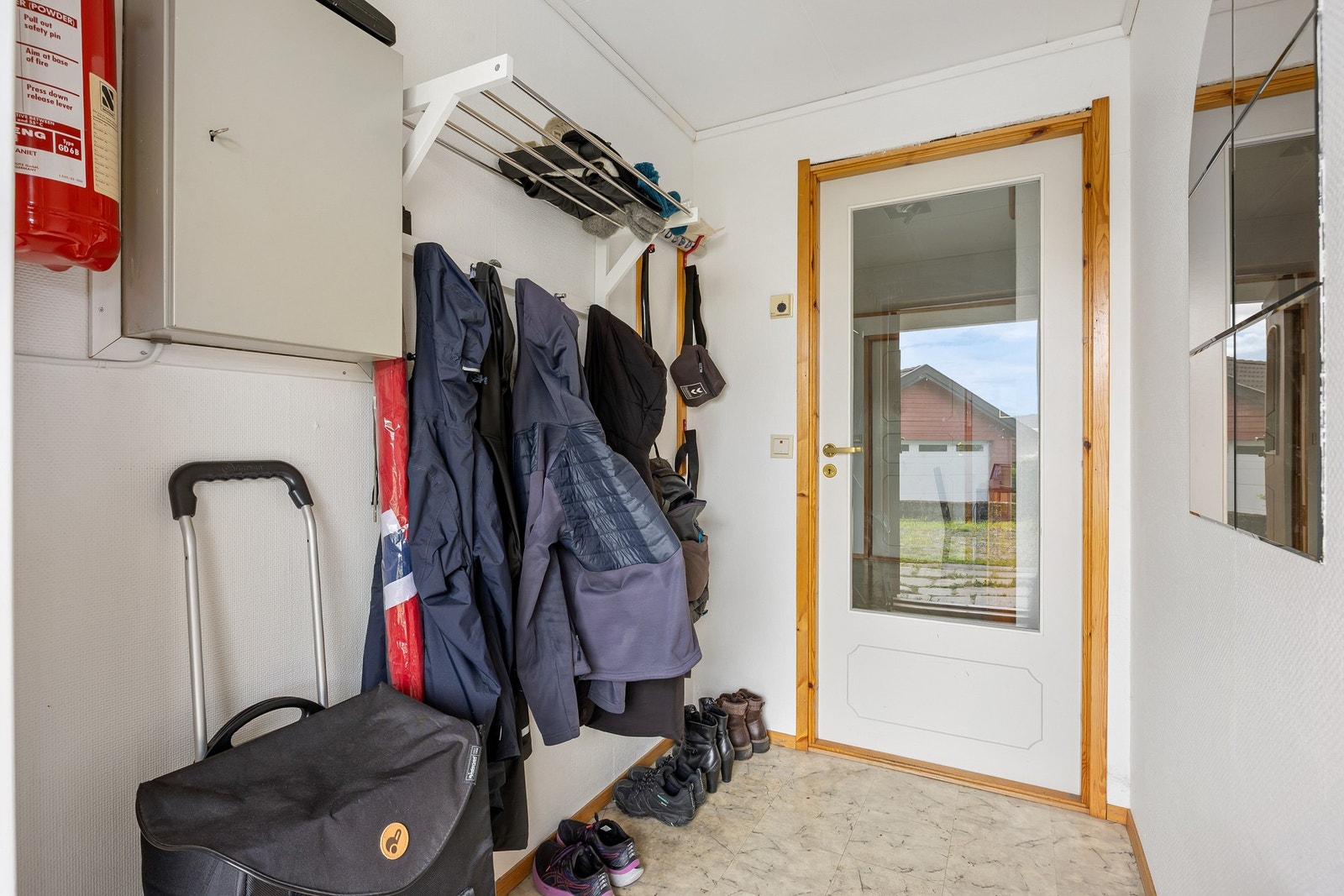 Begge hyblene i sokkeletasjen har egen inngang. Galleribilde