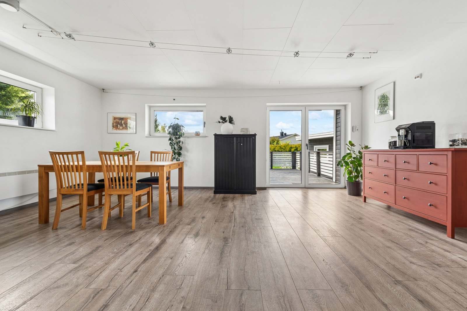 I tilknytning til stuen er det god plass til spisegruppe. Galleribilde