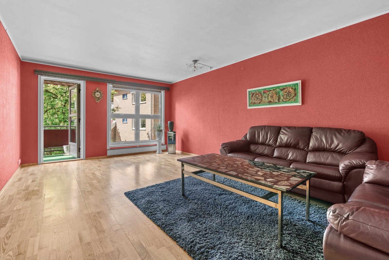 Gjennomgående og romslig 3-roms leilighet med stort potensial. Galleribilde