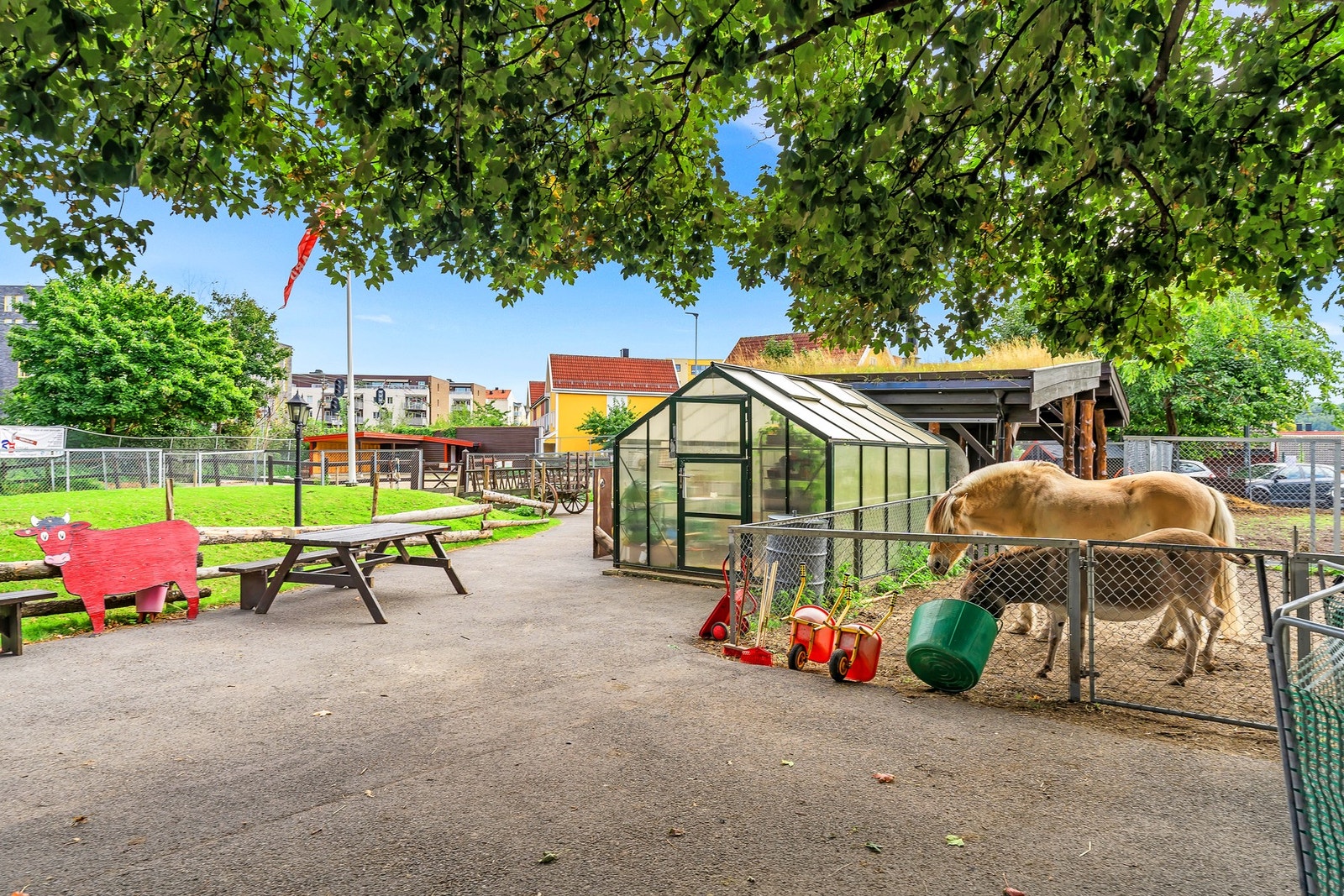 Kort vei til Kampen barnebondegård. Galleribilde