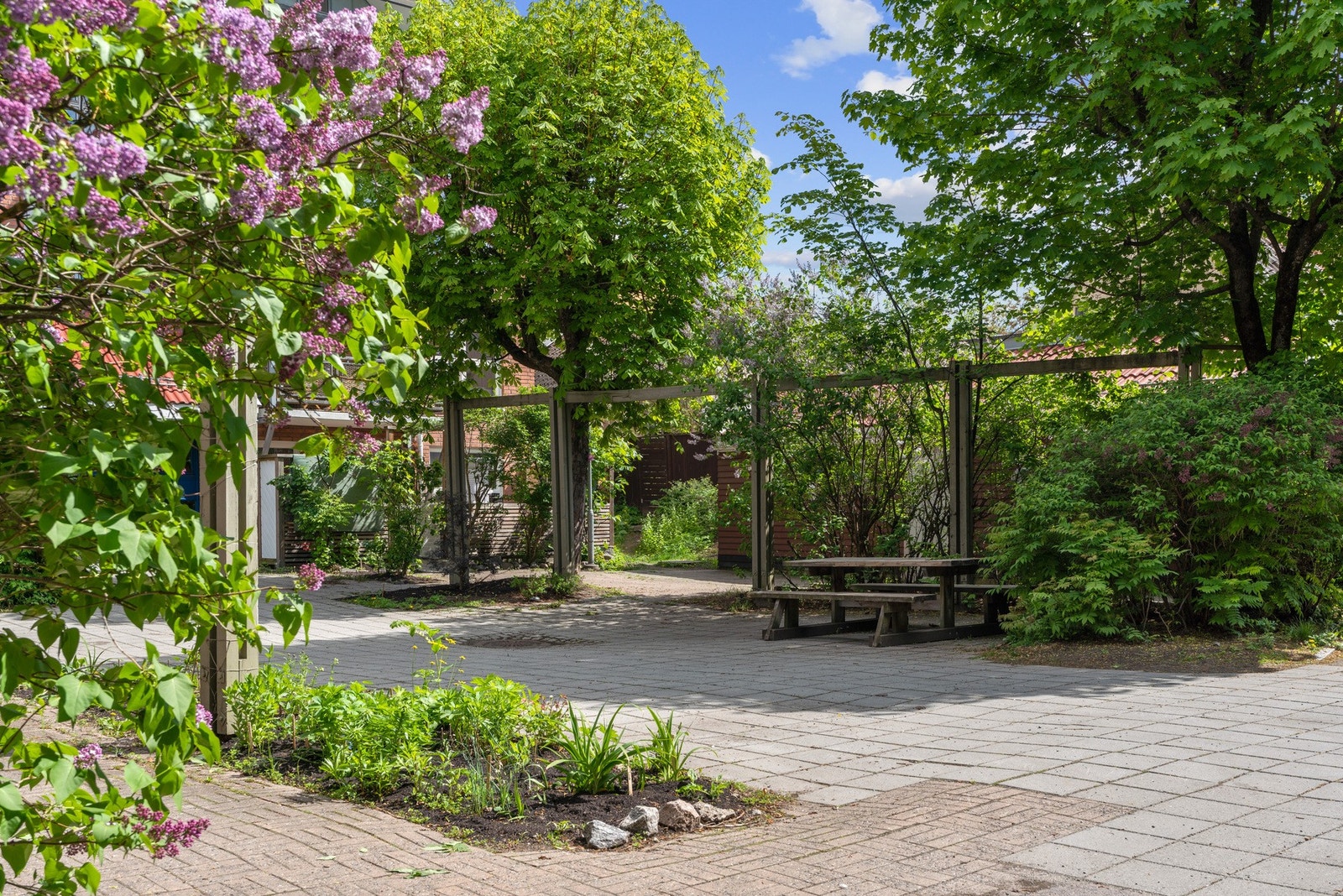 Hyggelige felles tun rett utenfor døren. Galleribilde