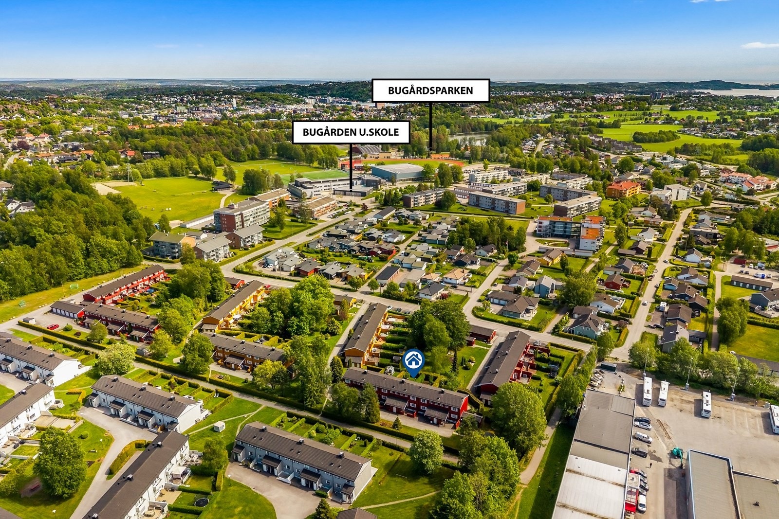 Beliggenheten er ideell med gangavstand til Bugården ungdomsskole og Bugårdsparkens mange fritidstilbud. Galleribilde